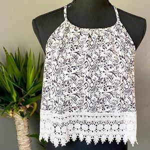 🖤🤍Naanaa halter lace crop top🤍🖤